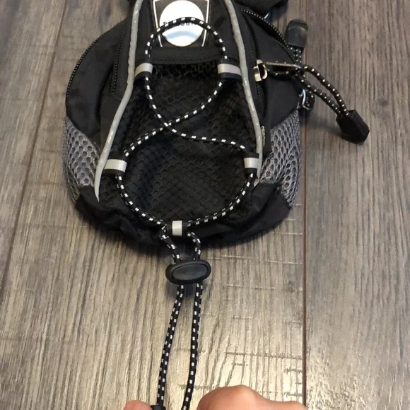 Mini Travel Pouch! - Picture 4 of 5